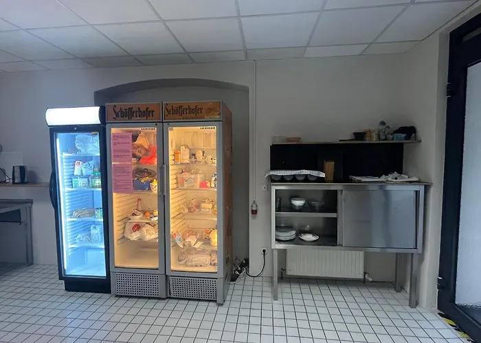 Singer109 Hostel, Hotel & Apartment
