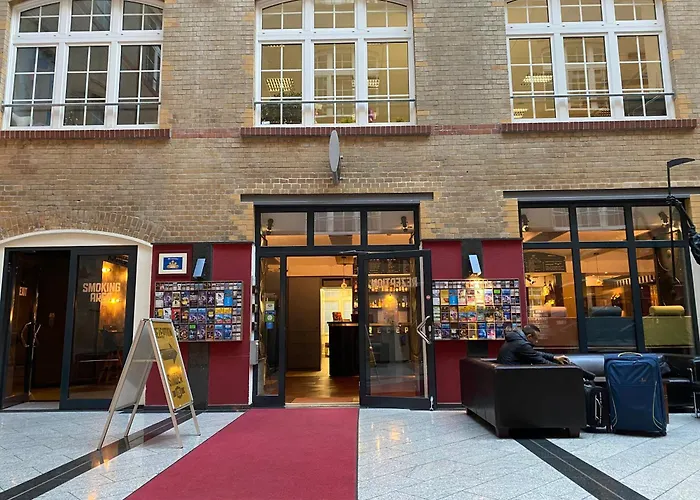 Singer109 Hostel, Hotel & Apartment