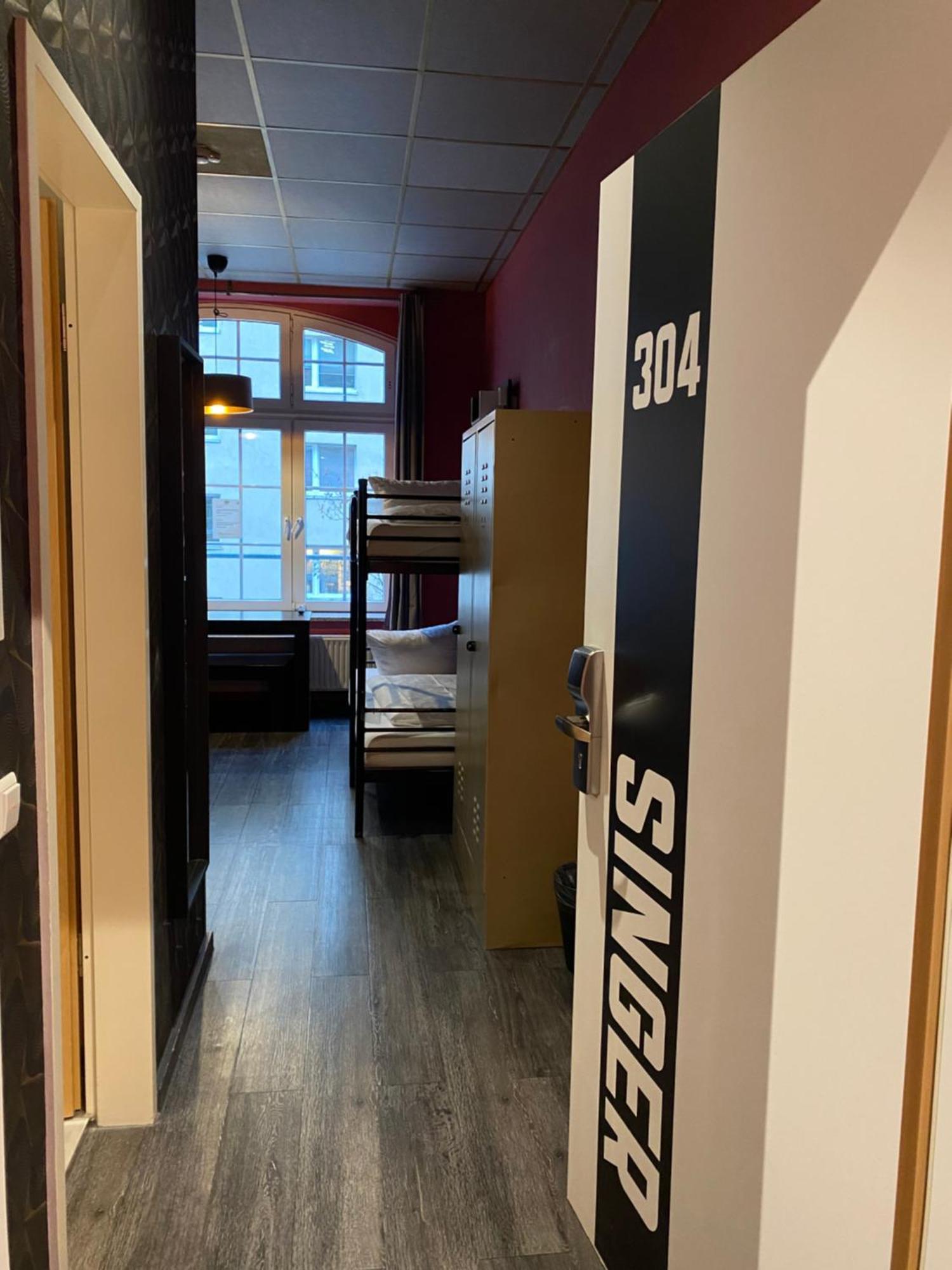 Hostal Singer109 Hostel, & *