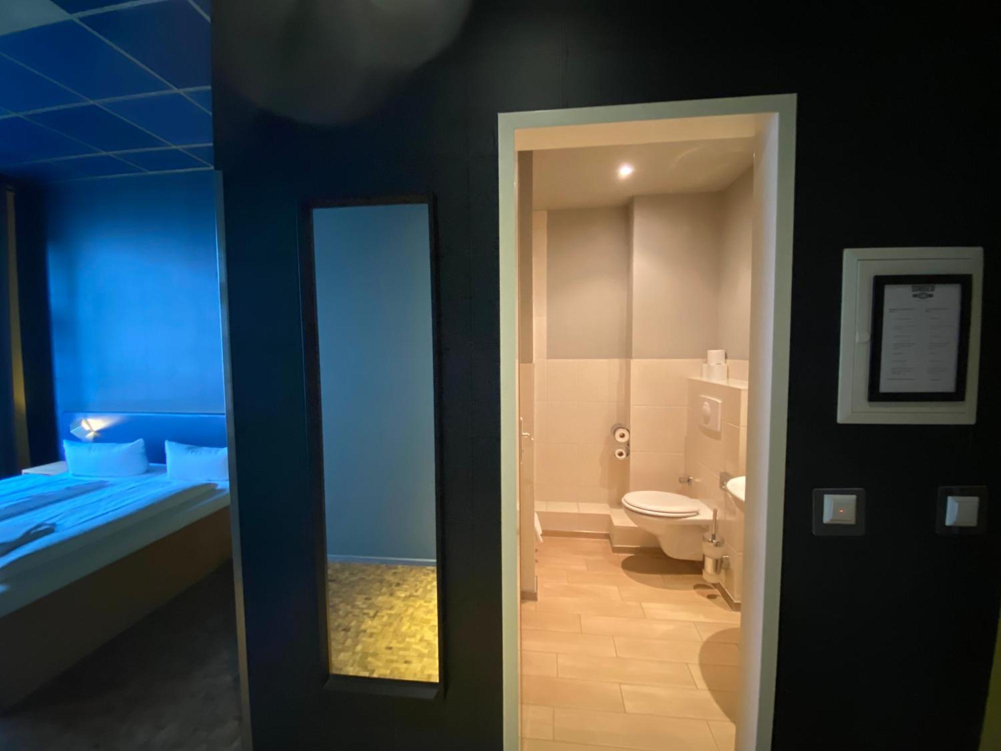 Singer109 Hotel&apartment Hostel