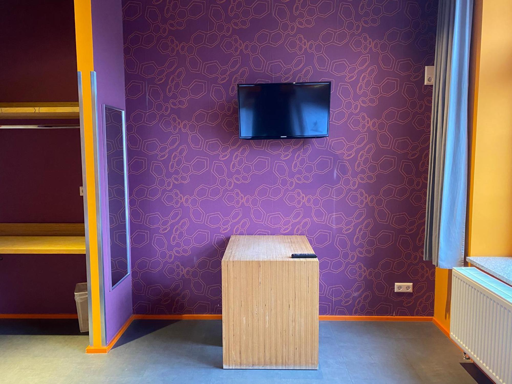 Hostal Singer109 Hostel, & *
