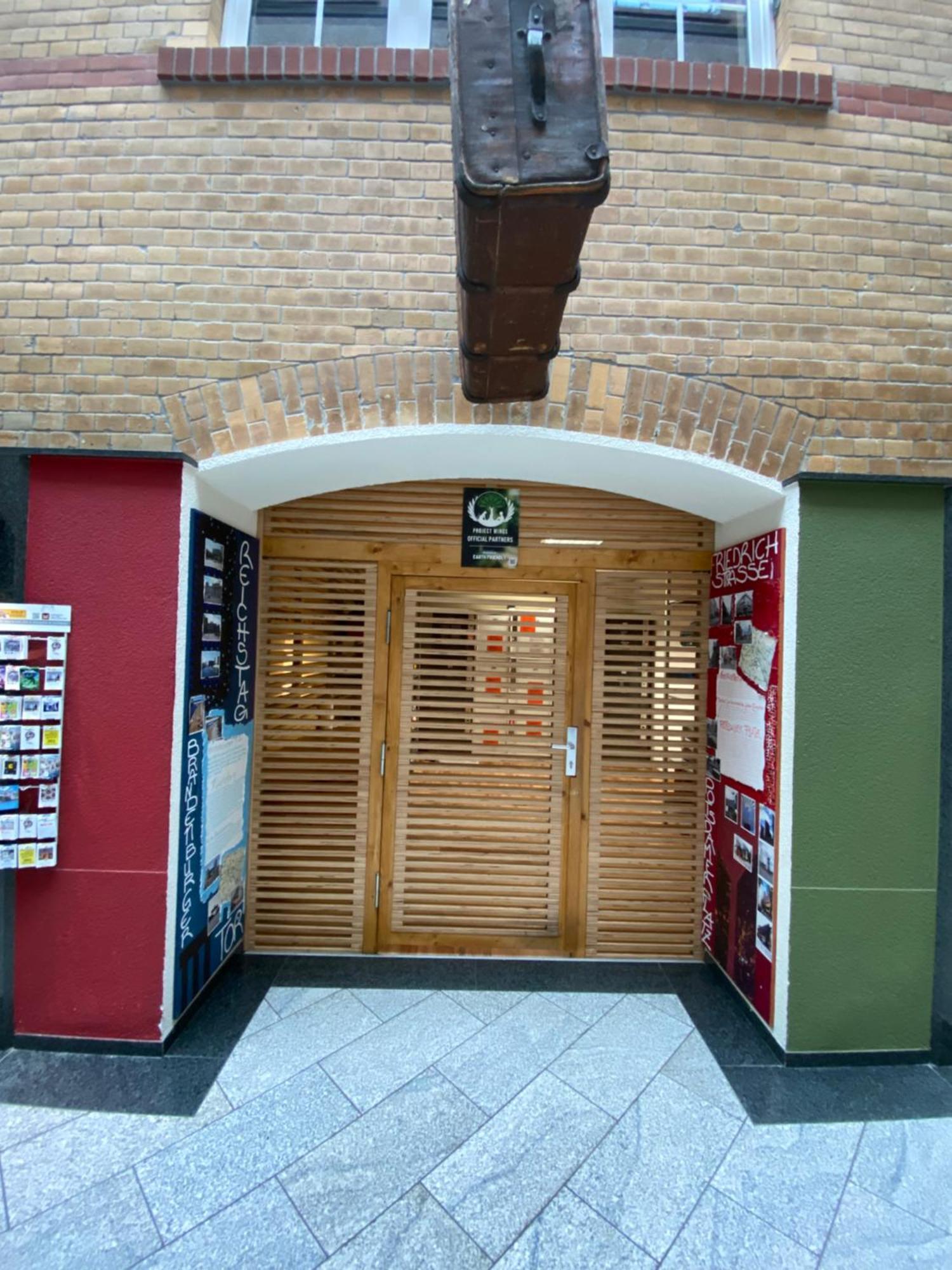 Hostal Singer109 Hostel, & *