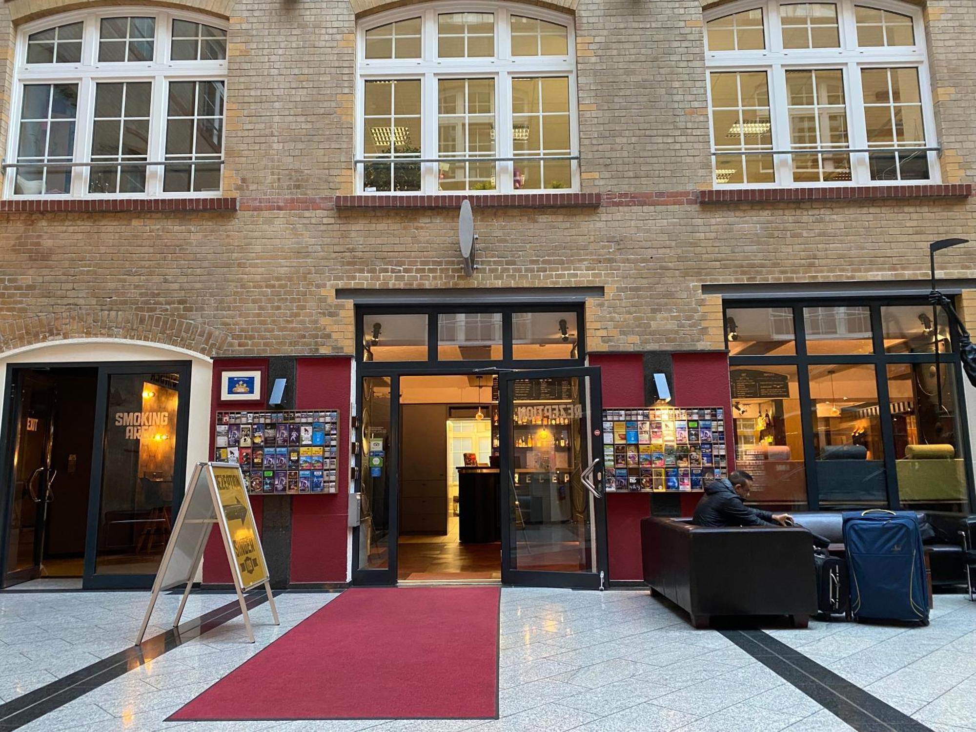 Singer109 Hotel&apartment Hostel