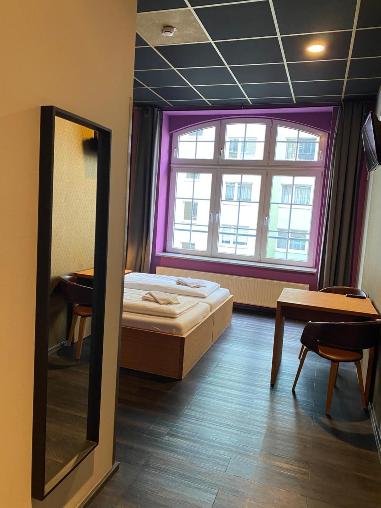 Hostel Singer109 Hotel&apartment *